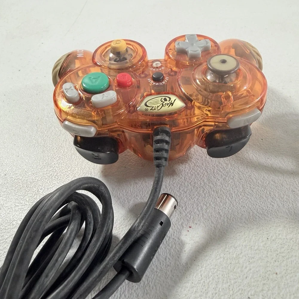 MadCatz GameCube Wired Controller Lot Of 2 MicroCon Model 5626 & 5636 WORKS READ